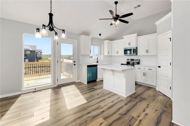 1909 Hawk View, Harrisonville, MO 64701
