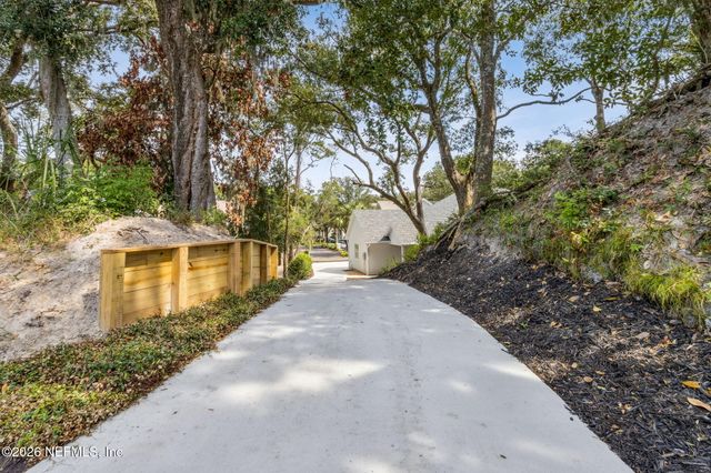 2674 ROBERT OLIVER Avenue, Fernandina Beach, FL 32034