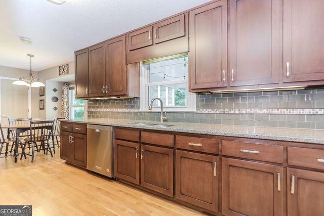 2334 Pine Point Drive, Lawrenceville, GA 30043