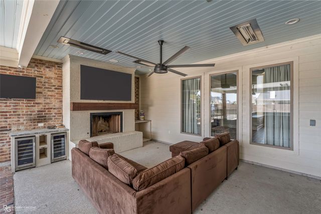 624 Silkwood Drive, Benton, LA 71006