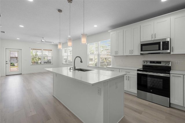 2203 N BOULEVARD, Tampa, FL 33602