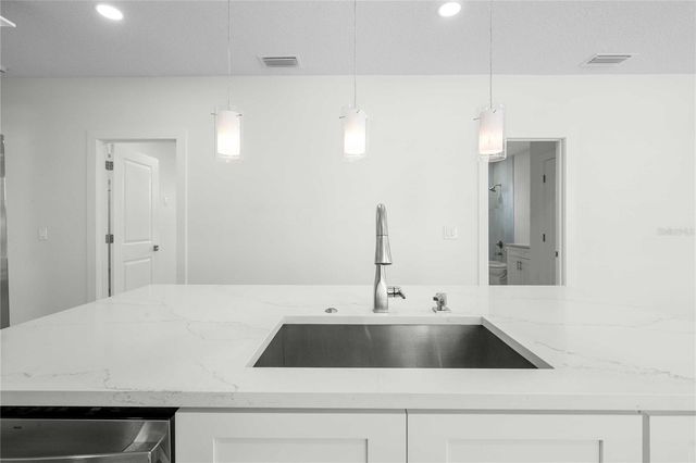 2203 N BOULEVARD, Tampa, FL 33602