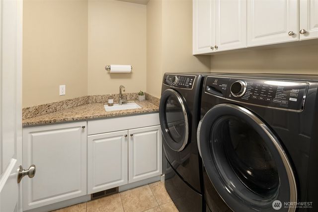 16568 NE 119th Way, Redmond, WA 98052