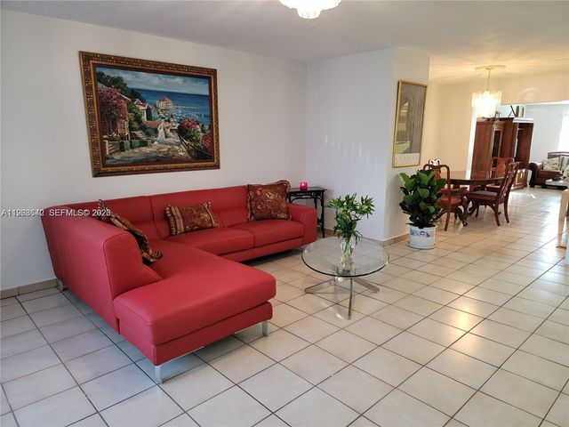 2054 SW 102nd Ct, Miami, FL 33165