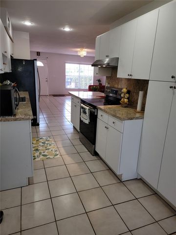 2054 SW 102nd Ct, Miami, FL 33165