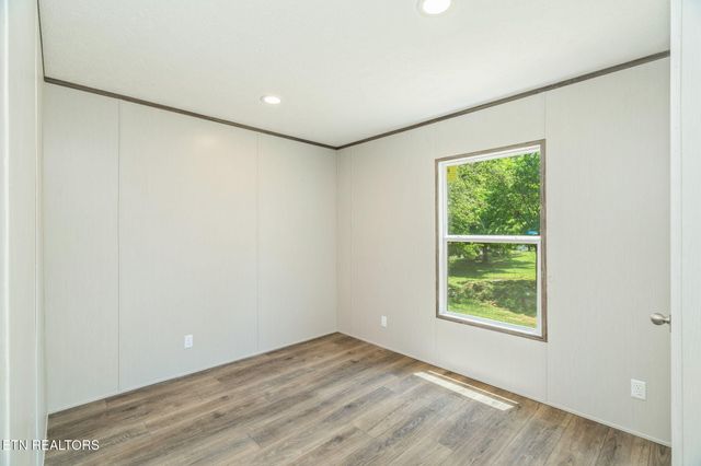 133 Ford Ave, Harriman, TN 37748