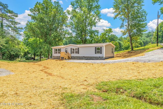 133 Ford Ave, Harriman, TN 37748