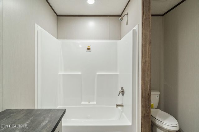 133 Ford Ave, Harriman, TN 37748