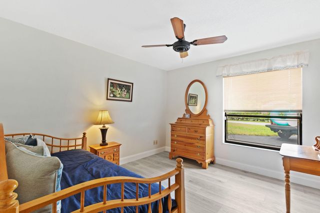 435 NW 99th Way, Coral Springs, FL 33071