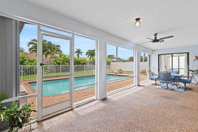 435 NW 99th Way, Coral Springs, FL 33071