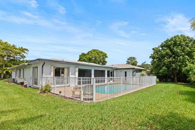 435 NW 99th Way, Coral Springs, FL 33071