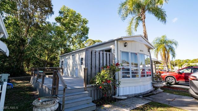8516 Pepperwood DR, Estero, FL 33928
