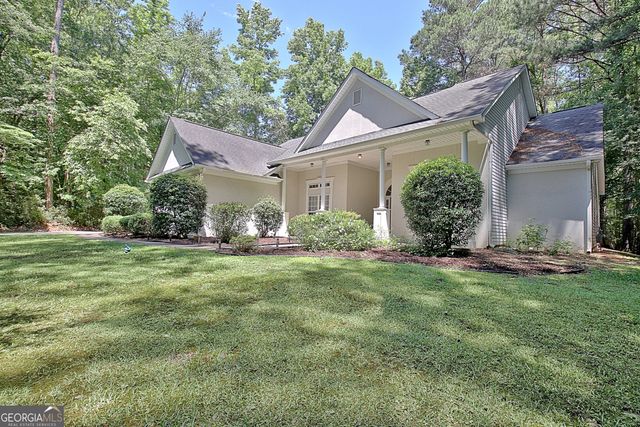 220 Farr Lake Drive, Tyrone, GA 30290