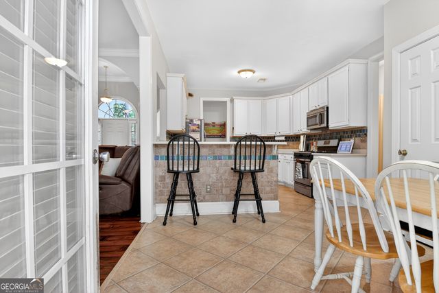 220 Farr Lake Drive, Tyrone, GA 30290