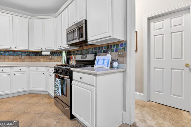 220 Farr Lake Drive, Tyrone, GA 30290