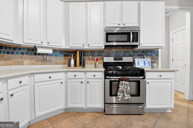 220 Farr Lake Drive, Tyrone, GA 30290