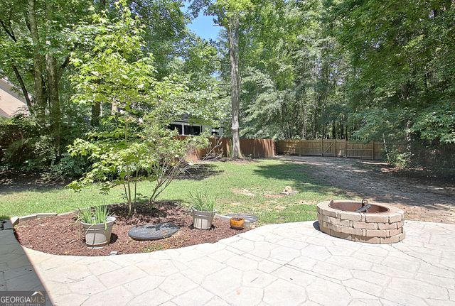 220 Farr Lake Drive, Tyrone, GA 30290
