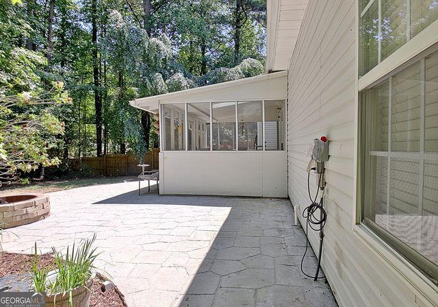 220 Farr Lake Drive, Tyrone, GA 30290