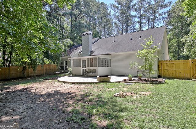 220 Farr Lake Drive, Tyrone, GA 30290