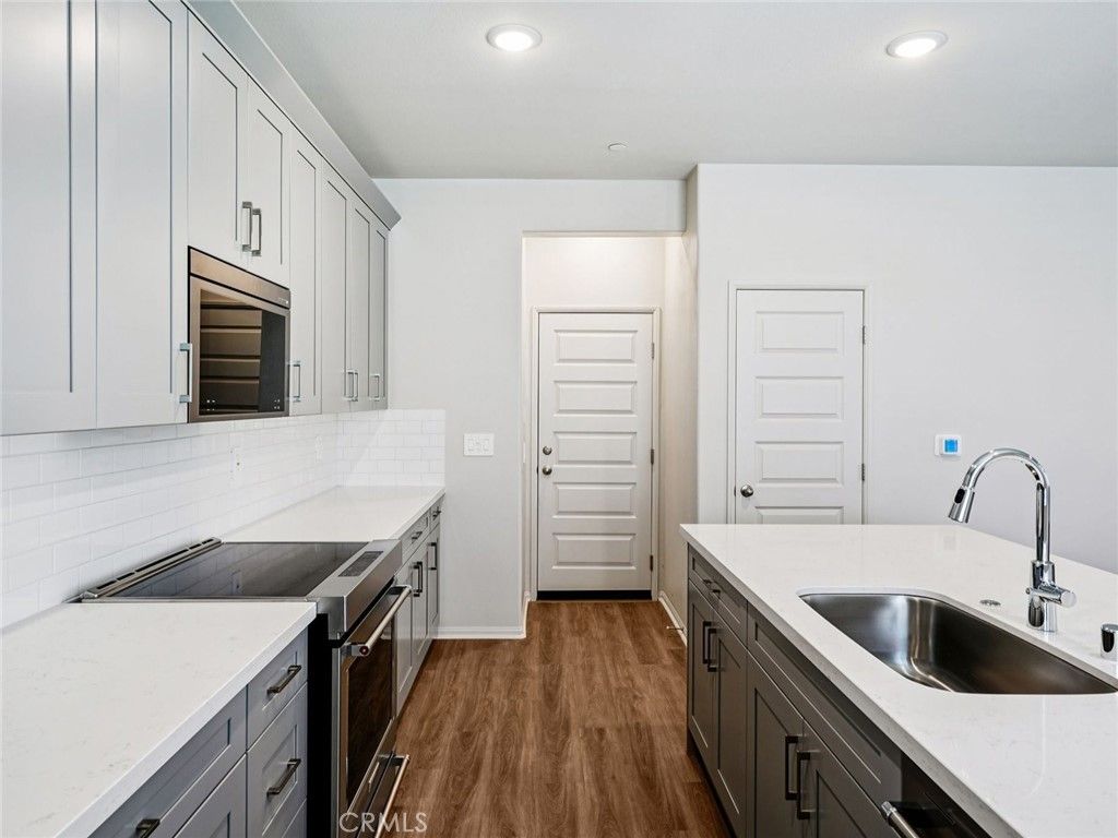 Image 4 of property listing at 31227 Mineral Way, Winchester, CA 92596