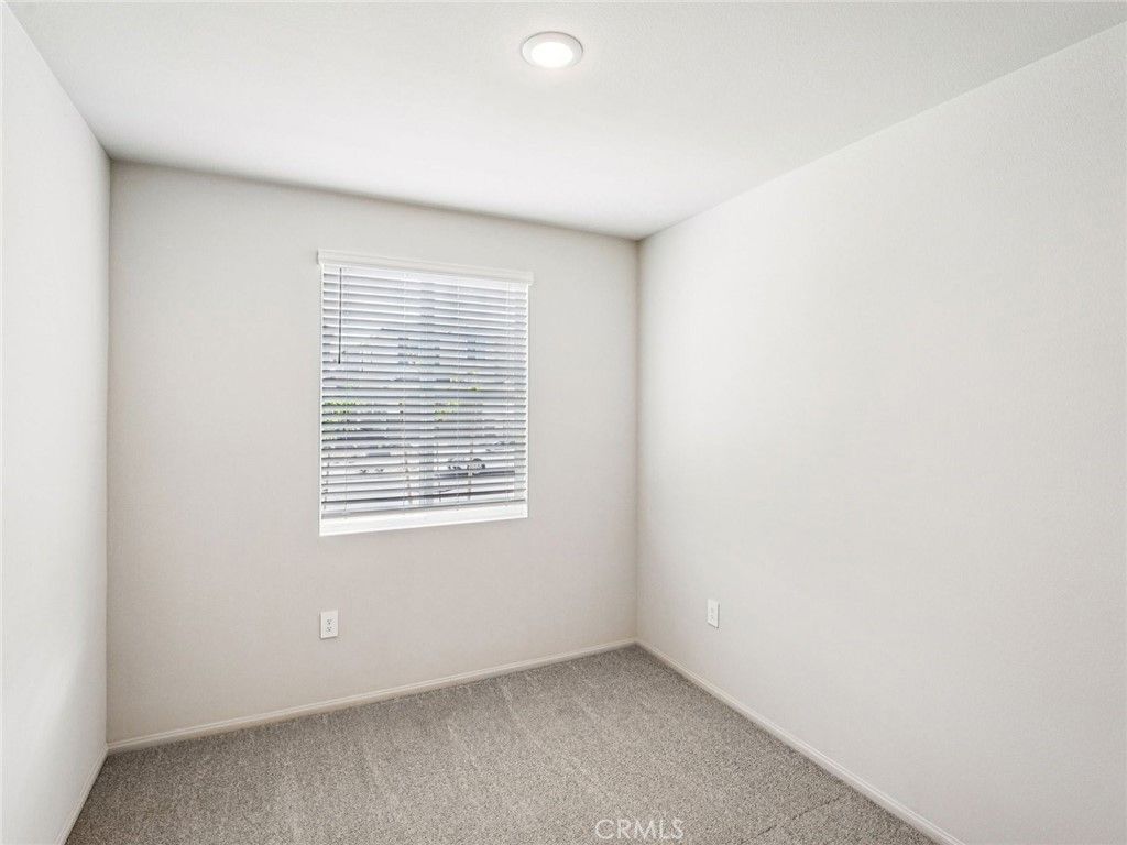 Image 5 of property listing at 31227 Mineral Way, Winchester, CA 92596