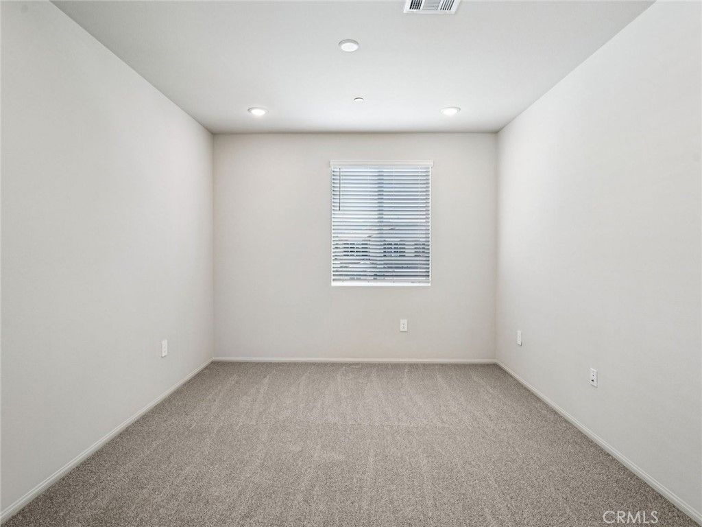 Image 9 of property listing at 31227 Mineral Way, Winchester, CA 92596