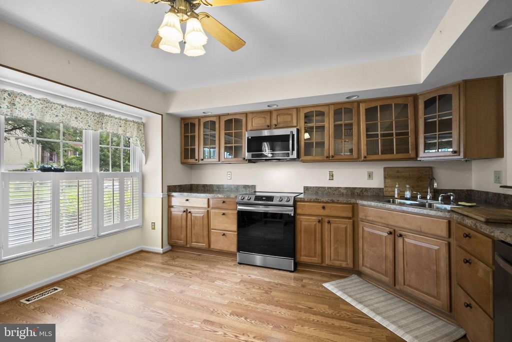Image 10 of property listing at 8710 BIRKENHEAD CT, Laurel, MD 20723