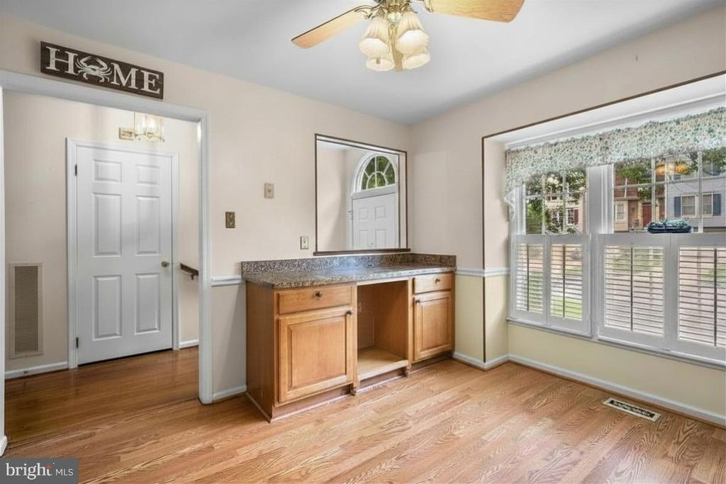 Image 13 of property listing at 8710 BIRKENHEAD CT, Laurel, MD 20723