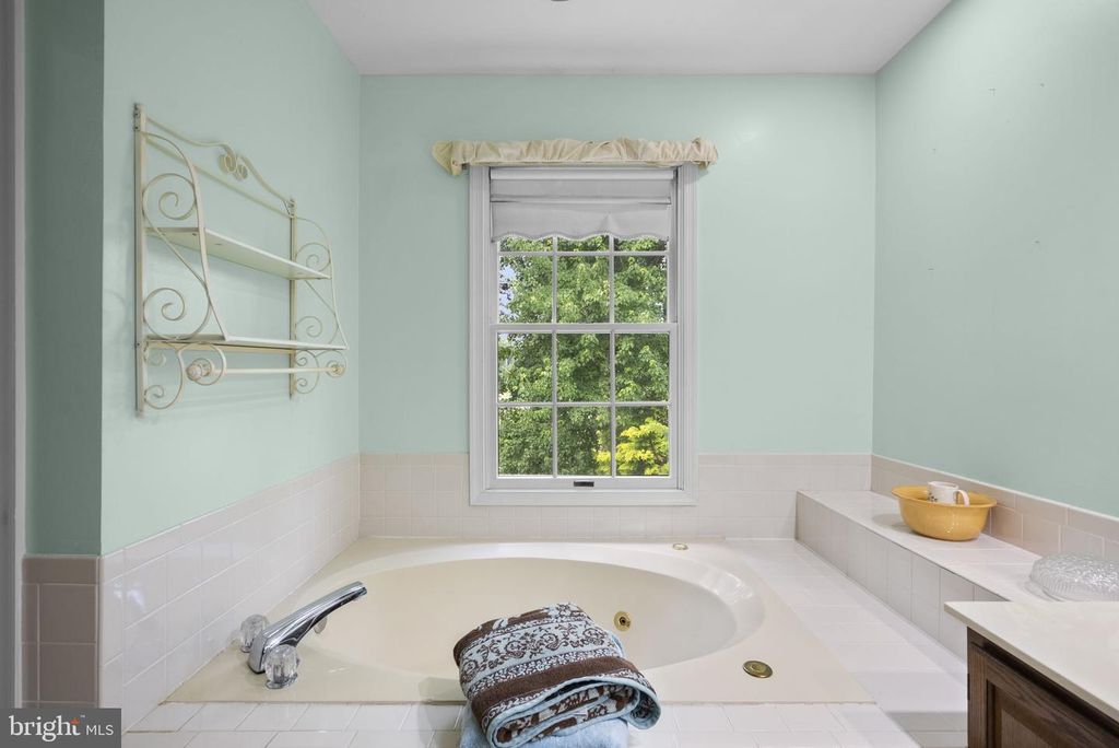 Image 22 of property listing at 8710 BIRKENHEAD CT, Laurel, MD 20723