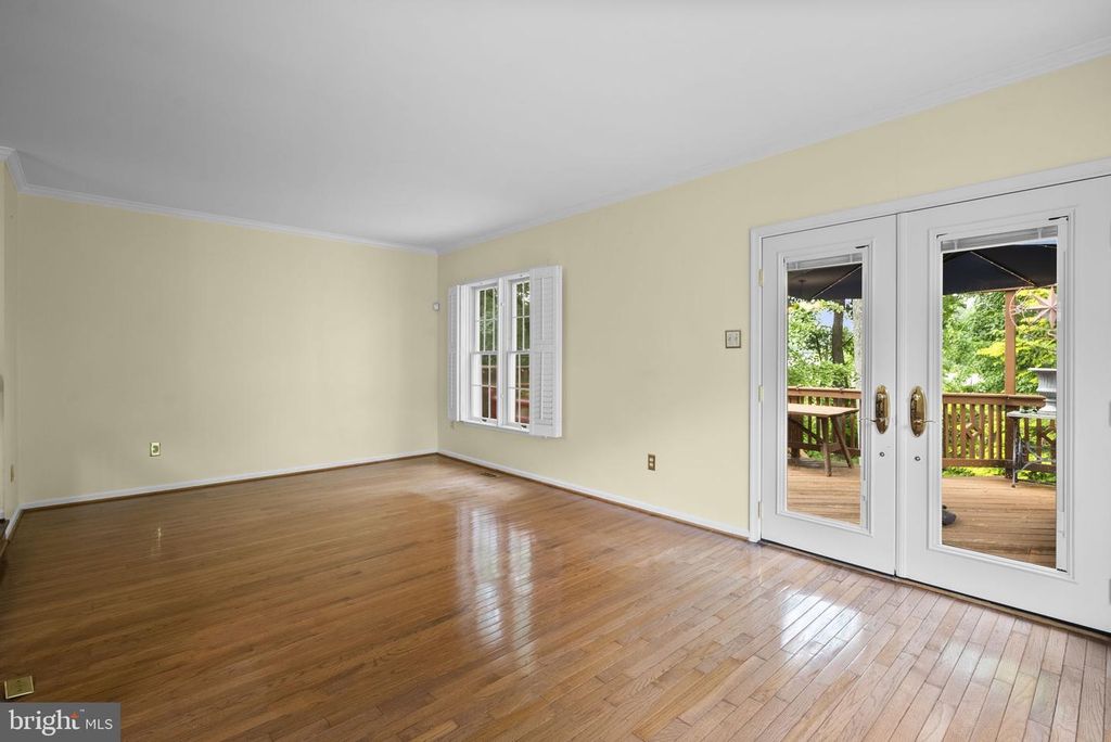 Image 3 of property listing at 8710 BIRKENHEAD CT, Laurel, MD 20723