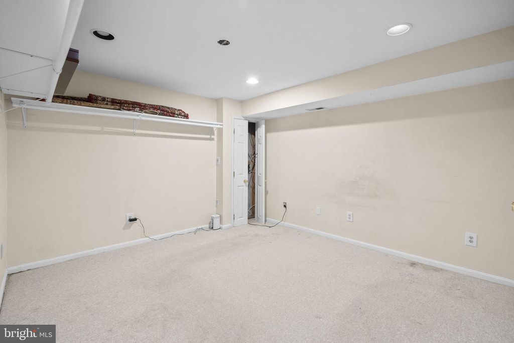 Image 32 of property listing at 8710 BIRKENHEAD CT, Laurel, MD 20723