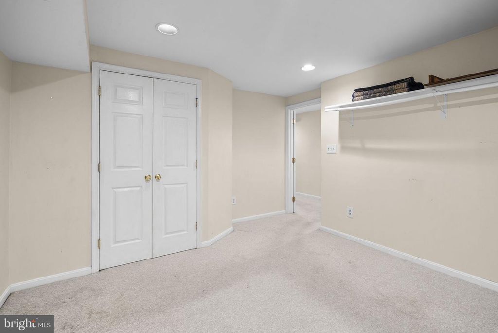 Image 33 of property listing at 8710 BIRKENHEAD CT, Laurel, MD 20723