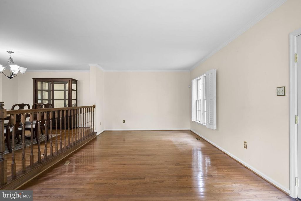 Image 4 of property listing at 8710 BIRKENHEAD CT, Laurel, MD 20723