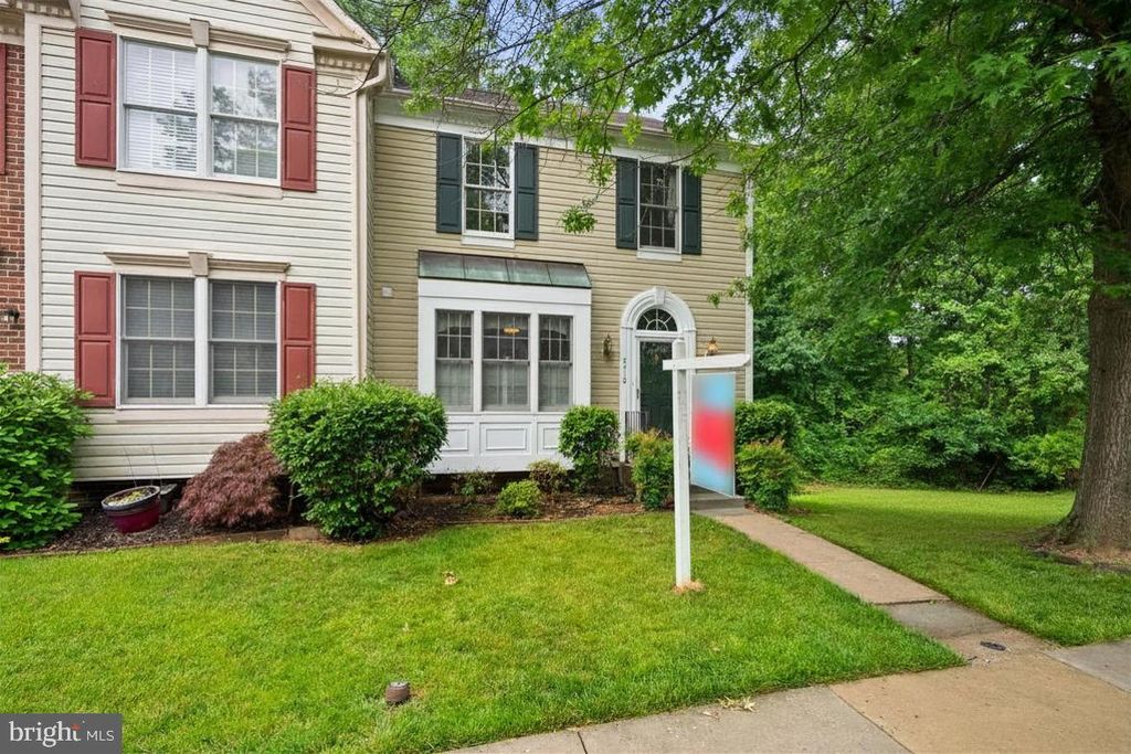 Image 40 of property listing at 8710 BIRKENHEAD CT, Laurel, MD 20723