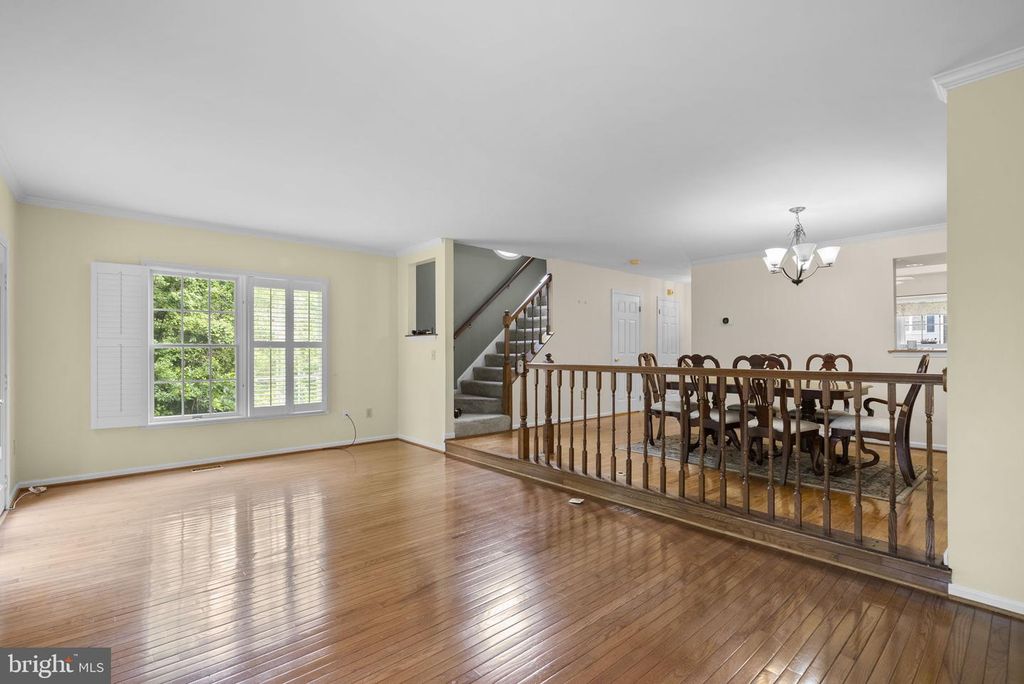 Image 5 of property listing at 8710 BIRKENHEAD CT, Laurel, MD 20723