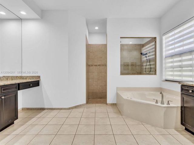 3557 NW 87th Avenue, Hollywood, FL 33024