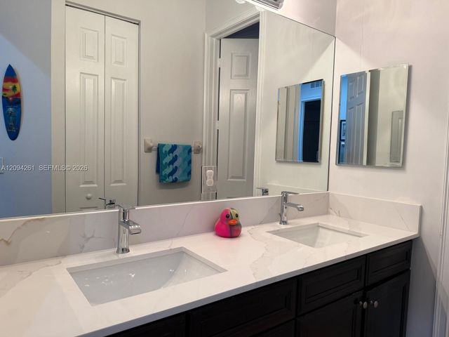 3557 NW 87th Avenue, Hollywood, FL 33024