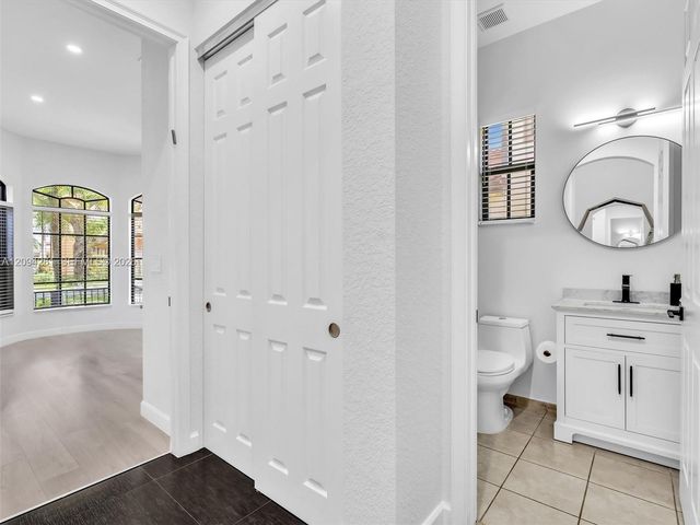 3557 NW 87th Avenue, Hollywood, FL 33024
