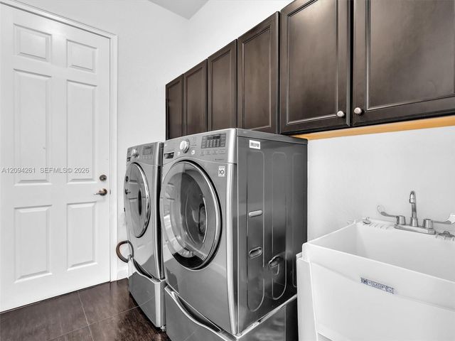 3557 NW 87th Avenue, Hollywood, FL 33024