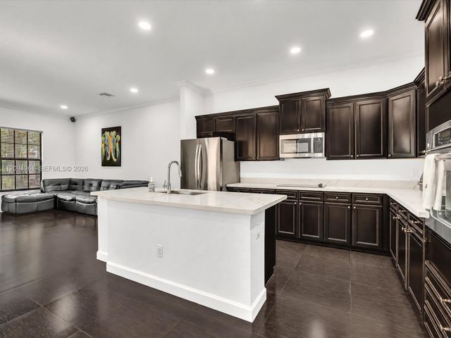 3557 NW 87th Avenue, Hollywood, FL 33024