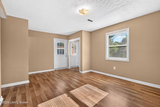 3605 Willowwood Ct, Jeffersontown, KY 40299