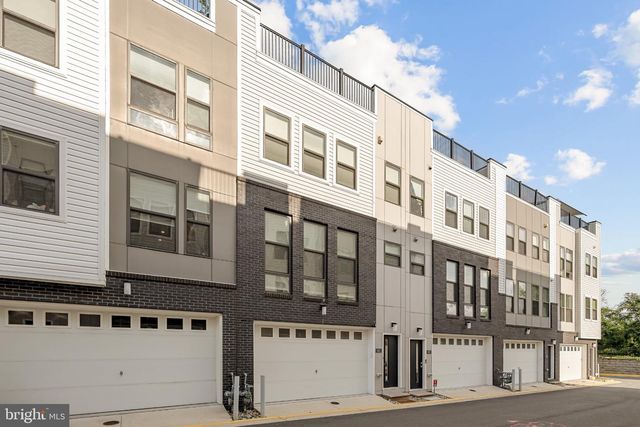 1021 S TAYLOR CT, Arlington, VA 22204