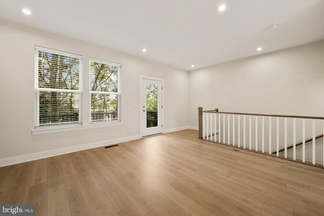 1021 S TAYLOR CT, Arlington, VA 22204