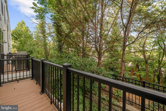1021 S TAYLOR CT, Arlington, VA 22204