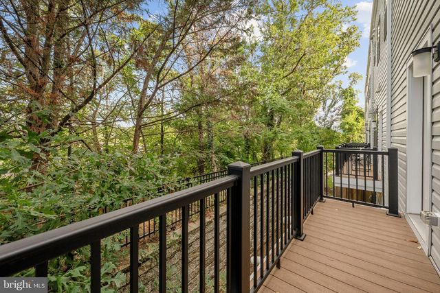 1021 S TAYLOR CT, Arlington, VA 22204