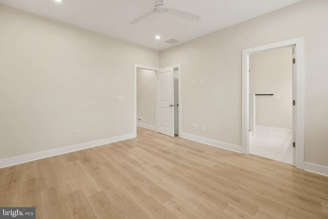 1021 S TAYLOR CT, Arlington, VA 22204