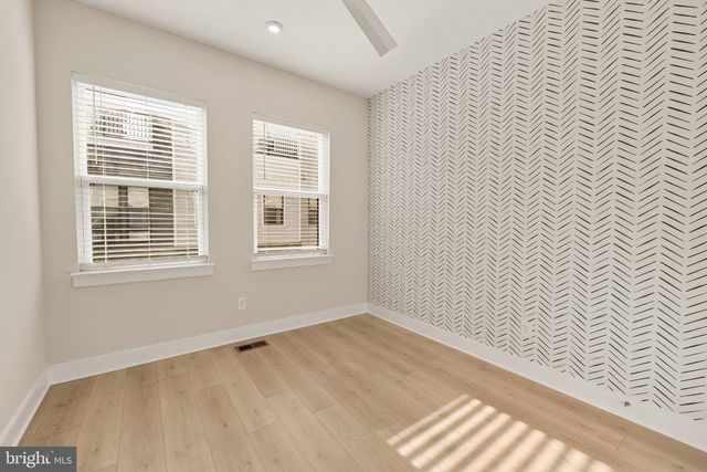 1021 S TAYLOR CT, Arlington, VA 22204