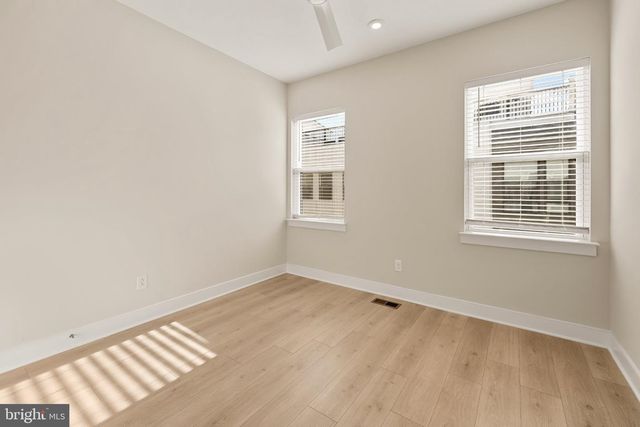 1021 S TAYLOR CT, Arlington, VA 22204