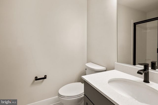 1021 S TAYLOR CT, Arlington, VA 22204