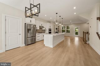 1021 S TAYLOR CT, Arlington, VA 22204